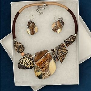 Wild Elegance Brown and Cream Necklace Set